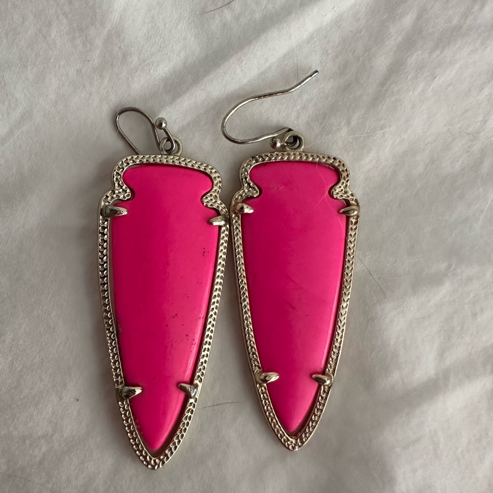Rare Kendra Scott neon pink Skylar earrings